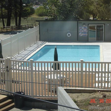 Bay Meadows Resort 大熊湖 设施 照片