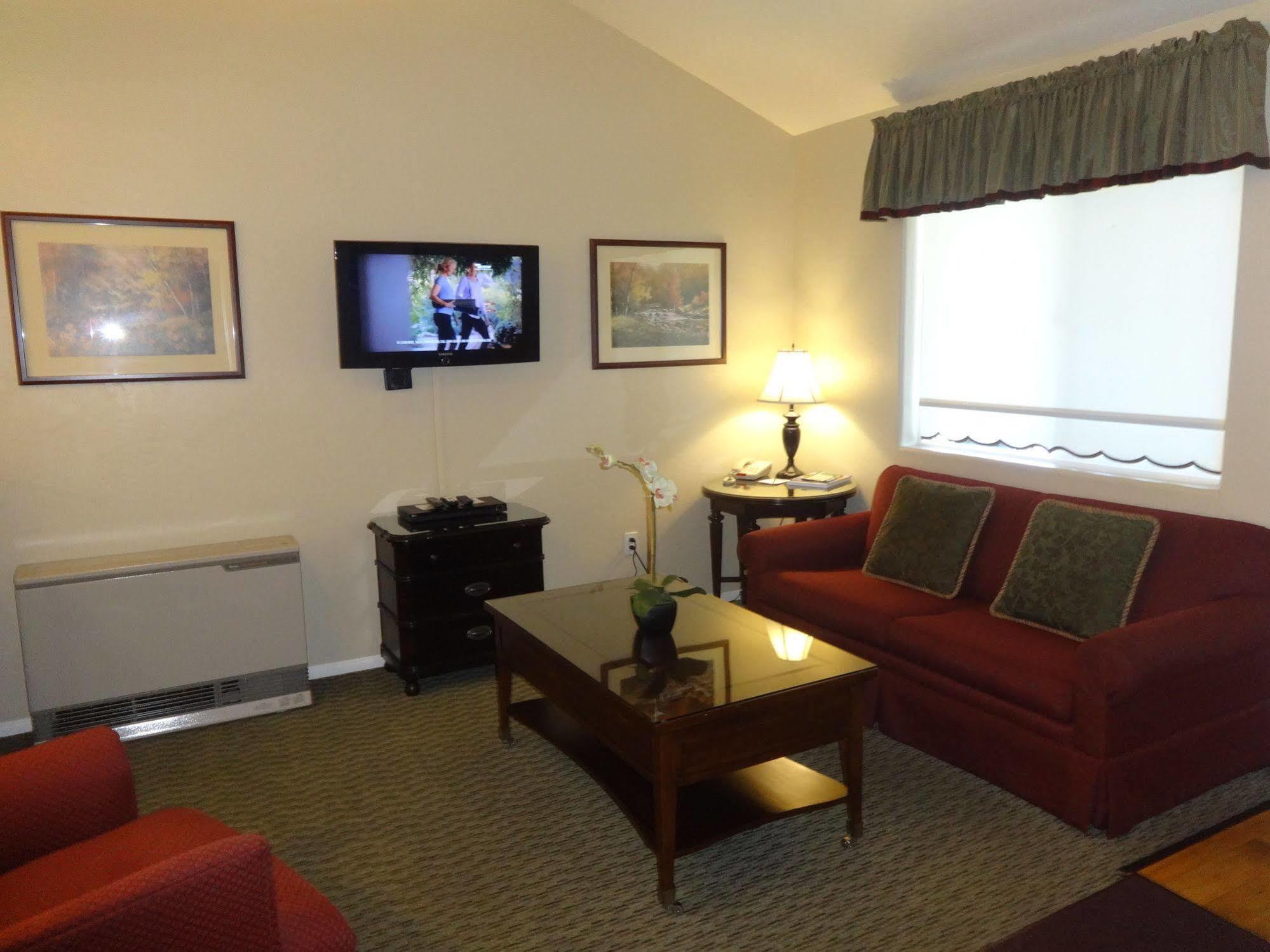 Bay Meadows Resort 大熊湖 外观 照片